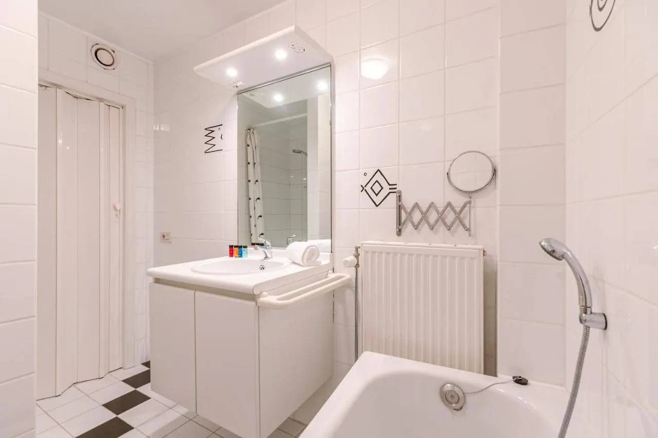 Cosy Apartment With 2 Terraces Right At The Beach Ostend