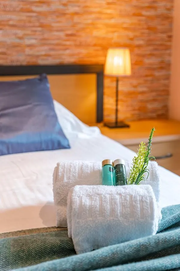 Cosy Apartment With 2 Terraces Right At The Beach Ostend