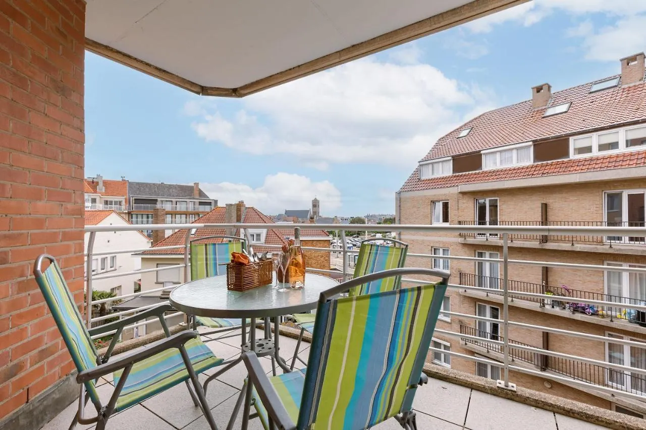 Cosy Apartment With 2 Terraces Right At The Beach Oostende
